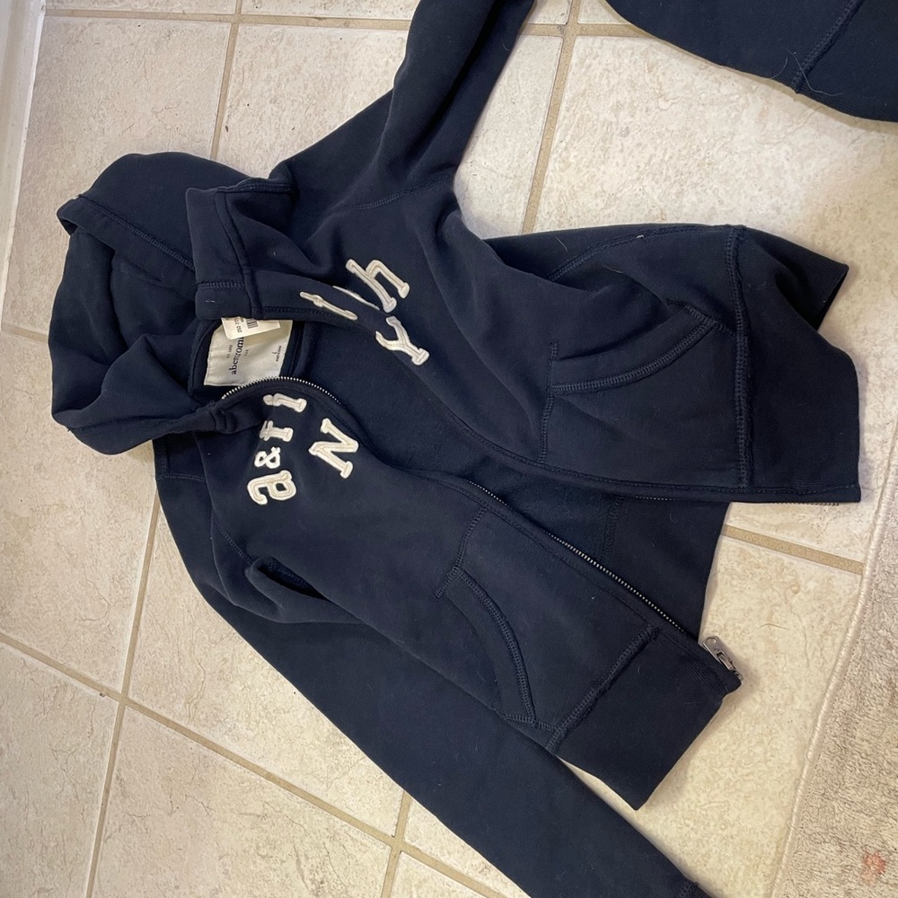 Abercrombie kids girls large full zip jacket.